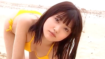 Horny Asian slut eager to spread her juicy body for sex