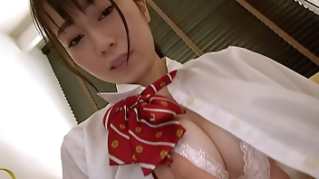 ハメ撮り 小柄でかわいい優等生のJKとハメ撮りセックス。美乳美尻のカラダがエロい。手マンで潮吹きしまくり。 ミニマムボディに種付けプレス。バックで生ハメセックス。