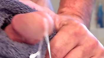 Me masturbating to orgasm 8