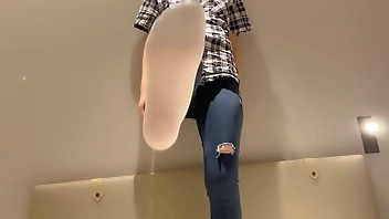 图书馆搭讪）被射了一身，还被插菊花，性瘾每天都要约炮