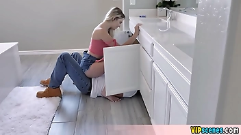 Skinny blonde teen Kenna wants to be pregnant