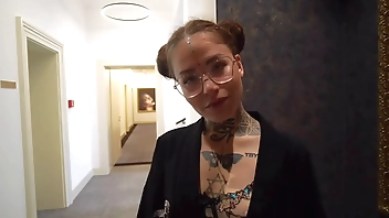 POV - I fuck a horny stranger who is in my same hotel and I record it