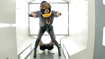 神回！神回！！神回！！！…ハリウッドか！って位の世界観！！！雨のネオン街を颯爽と歩く謎のフルフェイス全身ラバー美女！！！…ブレードランナーか！！！これが激レアなんです！！！そしてこんな格好で外歩く様な女はアッチ(セックス)の方もスゲーに決まってるんです！！！年初めにこんな「どエロい」女見たらもぉ普通のAV見れなくなっちゃうから気をつけて！！！マジ半端ないエロさです！！！：夜の巷を徘徊する「激レア素人」！！ 11 https://bit.ly/3W1ajnE