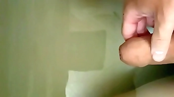 精子が泳ぎます、お風呂でオナニー