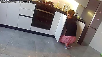 Real cheating. Wife fucks a neighbor in the kitchen.