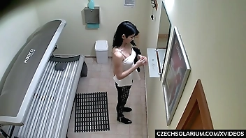 Voyeur TEEN Lady Rubbing her Pussy