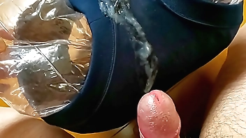 ブルマ擦り付け電マ オナニー