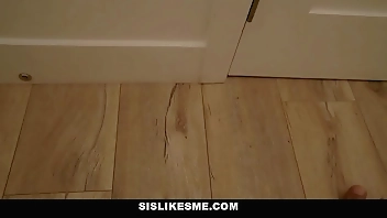 Stepbrother licks stepsister's pussy when her stepcousin sneaks in to blow him