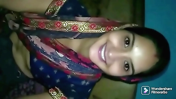 Pizza delivery boy found Indian hot girl alone and fucked her.