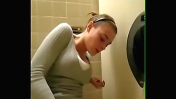 Quickly cum in the toilet