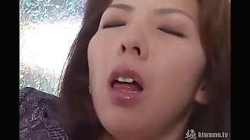 淫乱おばさんがオナニーする時①！