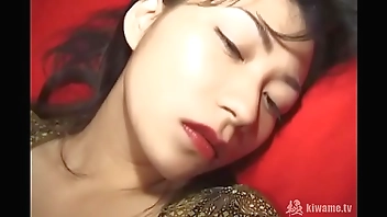 佐々〇彩夏似のスレンダー美系お姉さん！コスプレＳＥＸ！ディルド×オナニー！