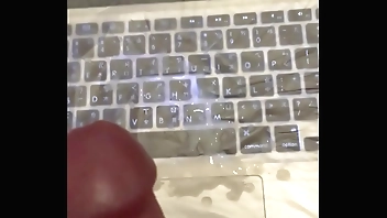 看Ａ片尻槍 噴鍵盤 大量精液2