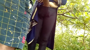 सासु माँ को जंगल में चोदा उसकी चीख निकल गयी