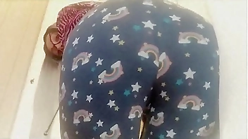 tease ya and encorage you to cum all over me