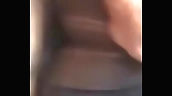 穿着破丝袜被插入，也是很舒服吧，叫声好啊