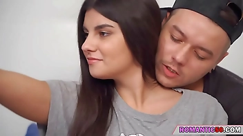 एक सुंदर प्रेमिका के साथ रोमांटिक सेक्स