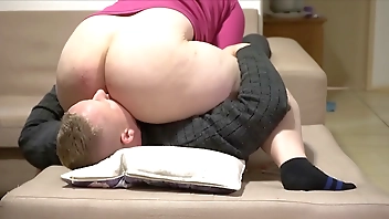 Hot Thick Natural Bubble Butt Pawg Facesitting Neighbour!