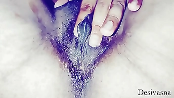 जीजा जी ने सोफे पे बैठा के मेरी चूत चोदी