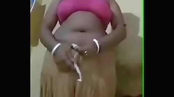 Sexy Indian bhabi removing Salwar