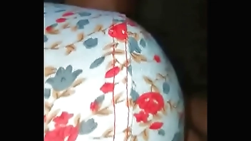 Alon girl Fingring in bathroom