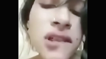 प्रिया अपने बॉयफ्रेंड से होटल में चुद्वाती हुई