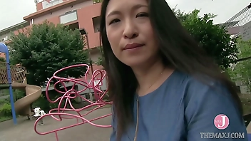 Her ripped, ripe body is so powerful!