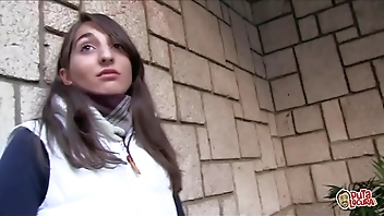 Jovencita de 19 años cogiendo rico