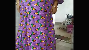Desi bhabi peeing in toilet