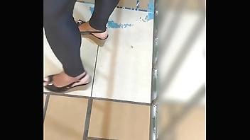 HARASSING A MATURE ASS ON THE STREETS OF LIMA