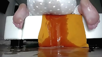 She make Dirty all the floor with big cum