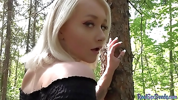POV Czech teen4cash enjoys outdoor sex after flashing