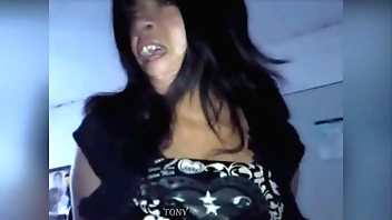 IN THE ASS, EVEN IF IT HURTS: to get revenge on her ex-boyfriend, she put it in her ass alone and gave me sitting until she farted. Oops, wrong hole painful anal cheating babe