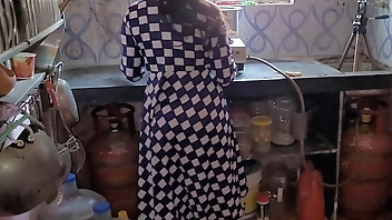 देशी भाभी को देवर ने किचन मे लेकर चोदा