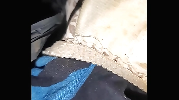 Un calzón sucio del día, hasta pelos tenía, que rico olía.