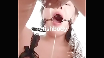 道具强制深喉/口水拉丝/呕声/鼻涕声/眼泪/鼻涕/颜射 类似无套内射的感觉怎一个爽字了得