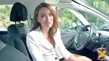 Jade leads her friend Anita into a hard threesome