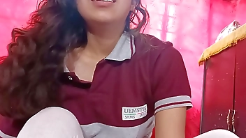 Le Habla Su Madre Mientras Me la Chupa Muy Rico! Chamaca Mexicana Cogiendo Después de la Escuela con su Uniforme Escolar. Sexo Casero