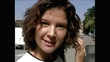 Amateur Teen Jana zieht blank !