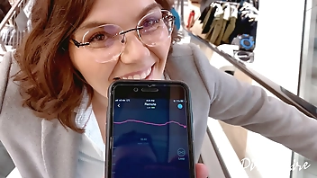 Blowjob in the chaning room - shopping in the mall goes wild - She swallows my cum in public