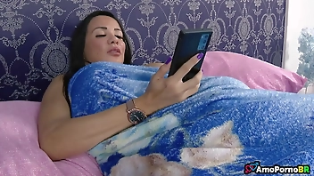 Menopausal stepmother spies on her stepson's cell phone to imagine nonsense