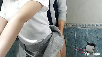 He invites me to his grandparents' house after school and I fuck me in his bathroom, I fuck my partner in his grandparents' bathroom while they eat