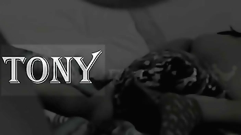 I took the wrong hole, I confused my girlfriend with her friend and I fucked her while I was taking a nap. Everything was going well until my girlfriend came and knocked on the door, but I had already left her hole dripping with cream.